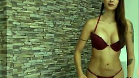 Model Mollya Shows Off Big Tits And Ass While Masturbating On Webcam.