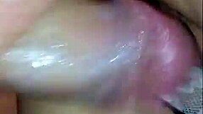 Hot nabo overrasker med et venligt besøg