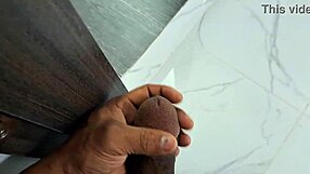 I masturbate while watching my beautiful stepmother's big ass