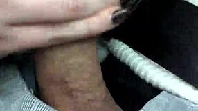 Risky public blowjob while driving the car 😏