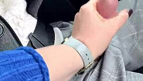 Risky public blowjob while driving the car 😏