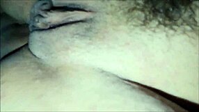 Ripresa Da Vicino Del Cazzo Che Pompa Un Grosso Culo Con Sborrata Dentro