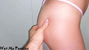 uživam gledati latino v crotchless obleki v close-up prizorih