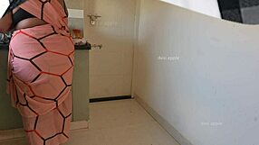 Tamil House Owner Jerks Dick in Front of Maid Sasikala in Kitchen