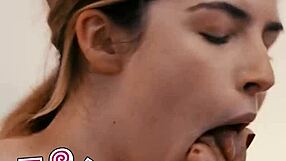 ¡Wow! Scarlit Scandal se liga con la caliente mucama Chanel Camryn en luna de miel mientras duerme el marido