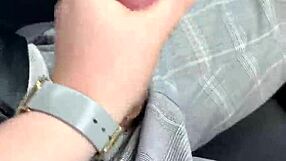 Risky public blowjob while driving the car 😏