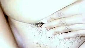 Indonesian Maid Squirts