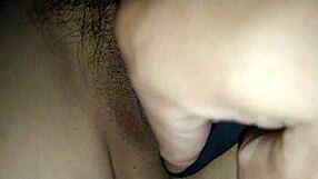 Can my skillful hand massage on her dick make her cum endlessly? Vietnamese sex film