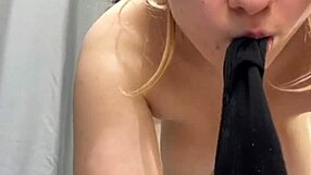 extreme squirting and pussy fucking in public changing room