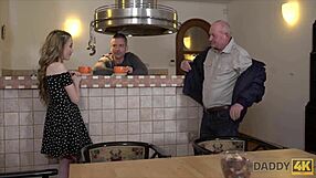 Daddy4k Visar Rysk Språkstyrka i Vild Gammal och Ung Kollision. Klarar Du Denna Mogna Tjej-Mix?