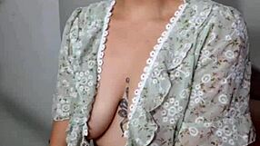 I play with my big ass on webcam for you