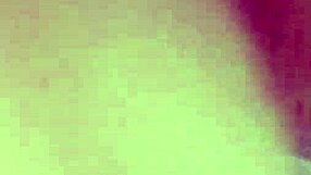 La sexy de mi hermanastra crystal se toca muy sexy ella tiene un cuerpo muy cachondo