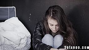 Gia Derza turns her homeless friend Evelyn Claire into liking pussy.