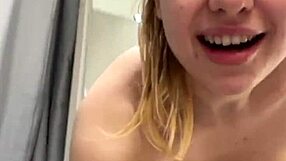 extreme squirting and pussy fucking in public changing room