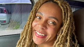 Luna brunette gets naughty and gives delicious sex