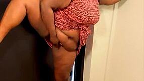 nookiescookies asks, 'want to see me squirt in public?' as she masturbates to orgasm outdoors.