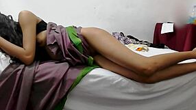 Intialainen vaimo naisee nuorta 18+ poikaa kotitekoisesti! Niin intensiivistä!