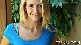 Chceš vidieť divoké mliečne prsia ako šukajú?