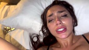 sisi rose opens wide for homemade hotel scene