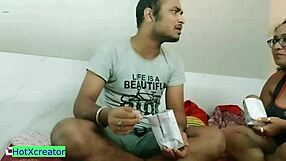 Casmi Bhabhi Cheats in Amateur Homemade Sex Closeup