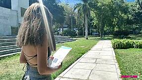 bella jovencita me aborda para poder hacer un donativo a una fundación de animales abandonados a cambio le propongo llevarla a mi departamento y le ofrezco dinero por una una buena cogida - briella márquez