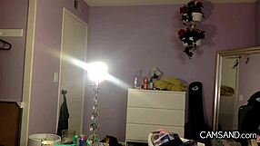 Lovesick American Nymphomaniac Performs Solo Acts on Homemade Webcam