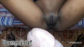 shaved big ass amateur gets oral blowjob from friend