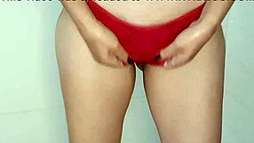 esposa safada escolhendo lingerie para me dar prazer