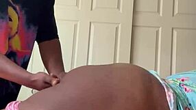 Presser ansiktet i stor ræv før jeg hamrer fitta