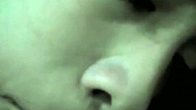 me corro en la garganta profunda de la chupona