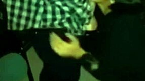 me corro en la garganta profunda de la chupona