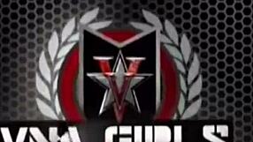 Milf Vicky Vette Reveals Juicy Muff in Striptease