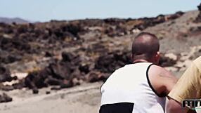 Pornstar în poftă oarbă suge țâțe mari public outdoor cumshot