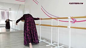 Anna Sigarga Shows Unseen Gymnastics Moves on Sofa in Stunning Display