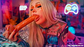 I can be your little 18+ cosplayer slut fingering on webcam in costumes