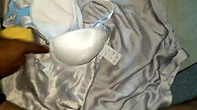 Ao dai em gai in a casual conversation about sex and anal