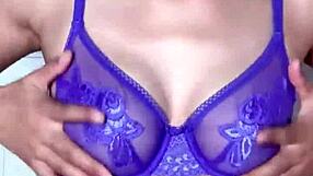 i watch asian brunette masturbate with vibrator in toilet, so sexy