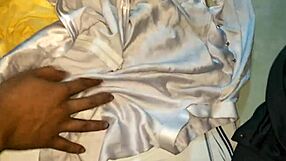 Ao dai em gai in a casual conversation about sex and anal