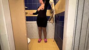 Mom, show your boobs before that anal sex on your big ass?