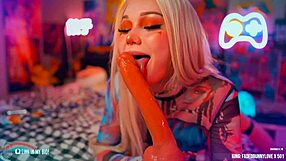 I can be your little 18+ cosplayer slut fingering on webcam in costumes