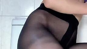 i watch asian brunette masturbate with vibrator in toilet, so sexy