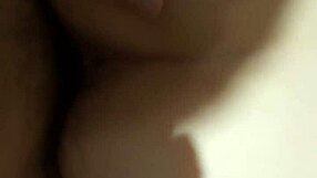 Máy Bay 32 Tuổi Ngon Như Thiếu Nữ - Feel Her Asian Vietnamese Charm in Every Move!