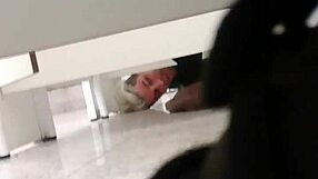 Pegação No Banheiro Do Shopping Gay