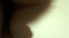 Máy Bay 32 Tuổi Ngon Như Thiếu Nữ - Feel Her Asian Vietnamese Charm in Every Move!