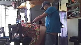 Spionkamera fanger mannen min som knuller ung 18+ nabo, skjult cam med oppoverkjørt fitte