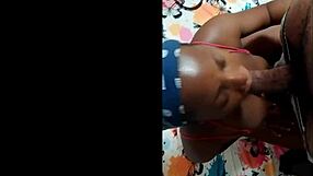 Äitipuoli luuli jäävänsä kiinni imemästä isoa kyrpää makuuhuoneessaan - jhodez1