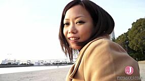 She begged 'Put it in my pussy!'