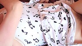 Sexy Aeryn Plays With Hitachi To Climax And Orgasm!