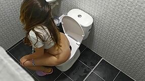 I Spy on Stepsister in Bathroom - That Delicious Ass Drives Me Wild