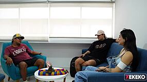 seduciendo amigo gay de mi hermanastro en casa sola!